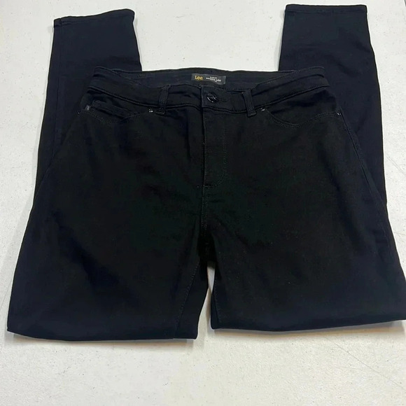 Lee Women's Slimming Fit Rebound Skinny Leg Jean Size 8 Black NWOT - Picture 4 of 8